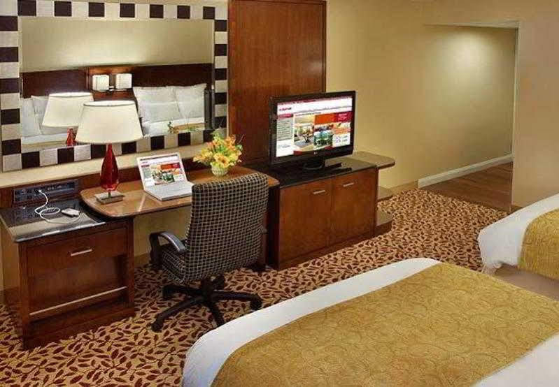 Trumbull Marriott Shelton Exterior photo